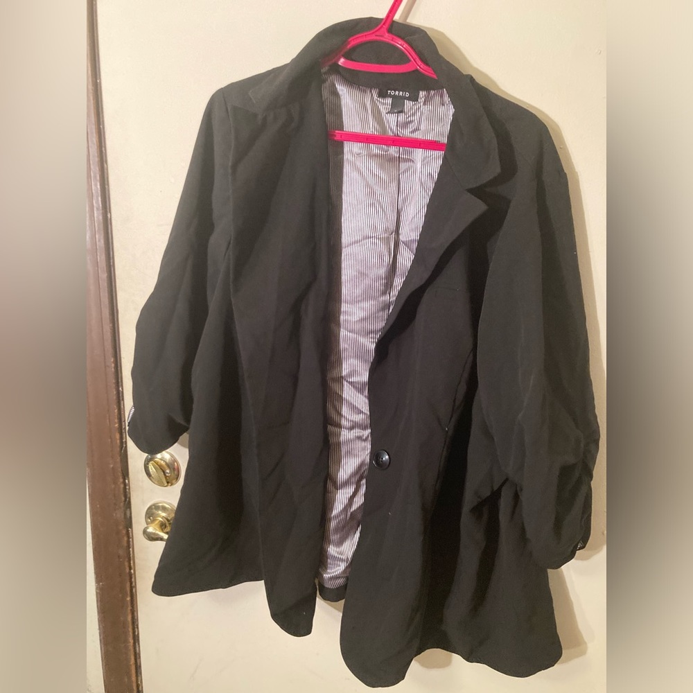 Black fitted blazer